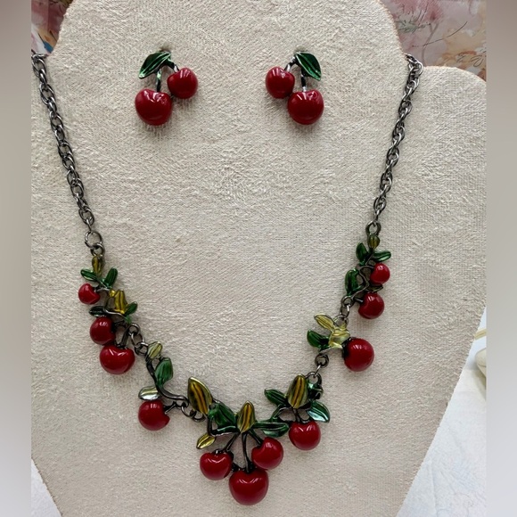 Cherry orchard NecklaceAdd and Pierced earrings - Picture 3 of 3